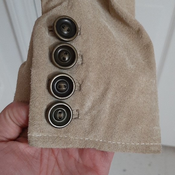 Wilson's Leather Neutral Western Coastal Cowgirl Leather Jacket with Buttons - Picture 6 of 14